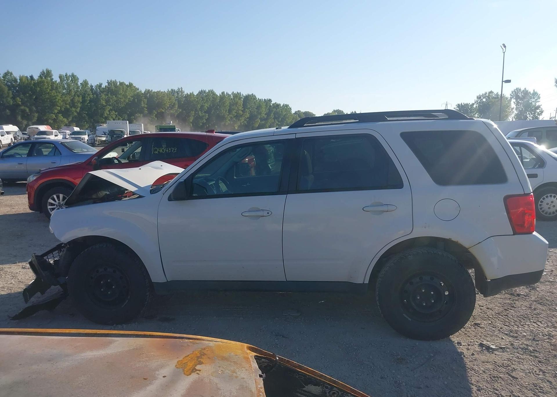 2011 MAZDA TRIBUTE I