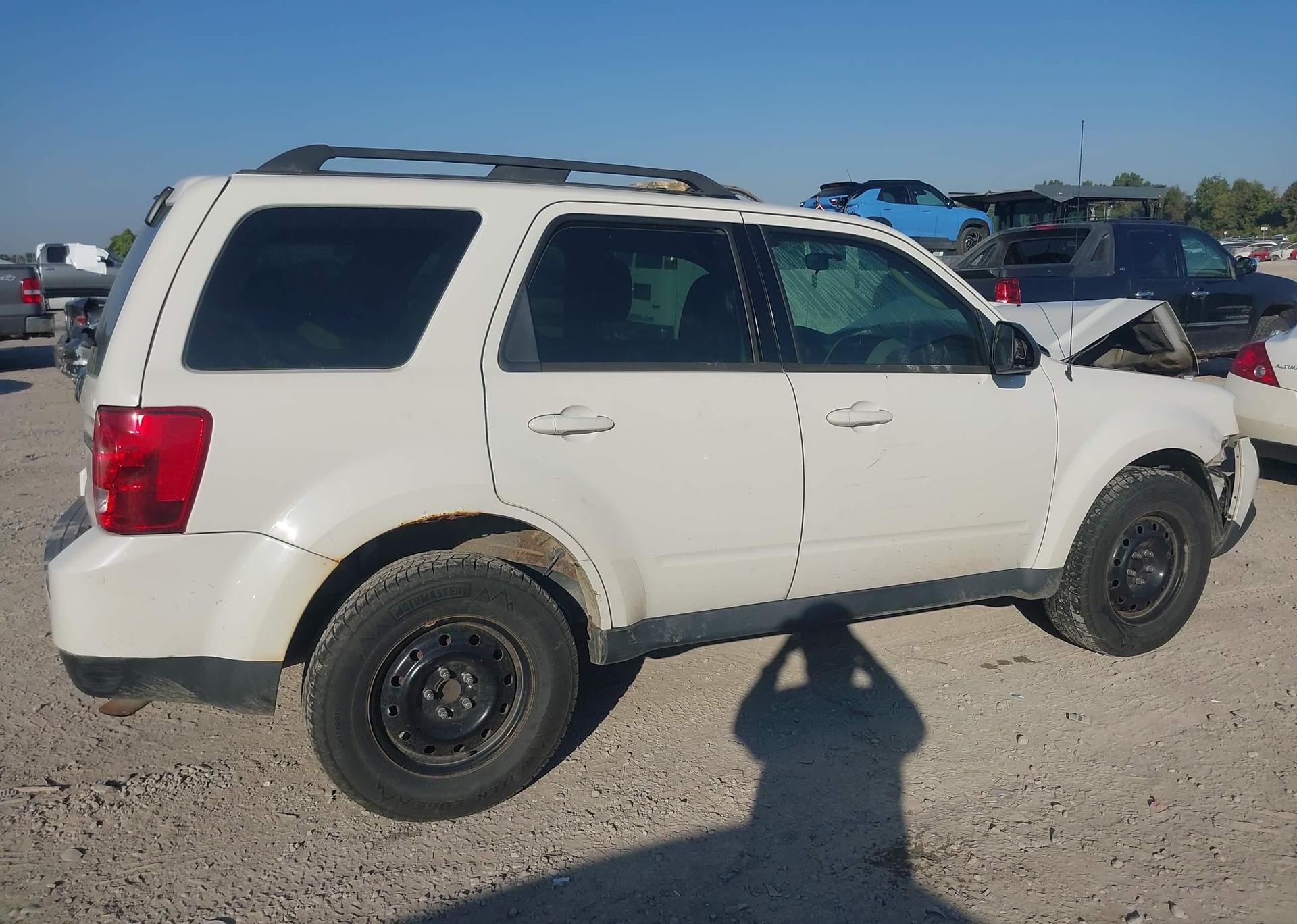 2011 MAZDA TRIBUTE I