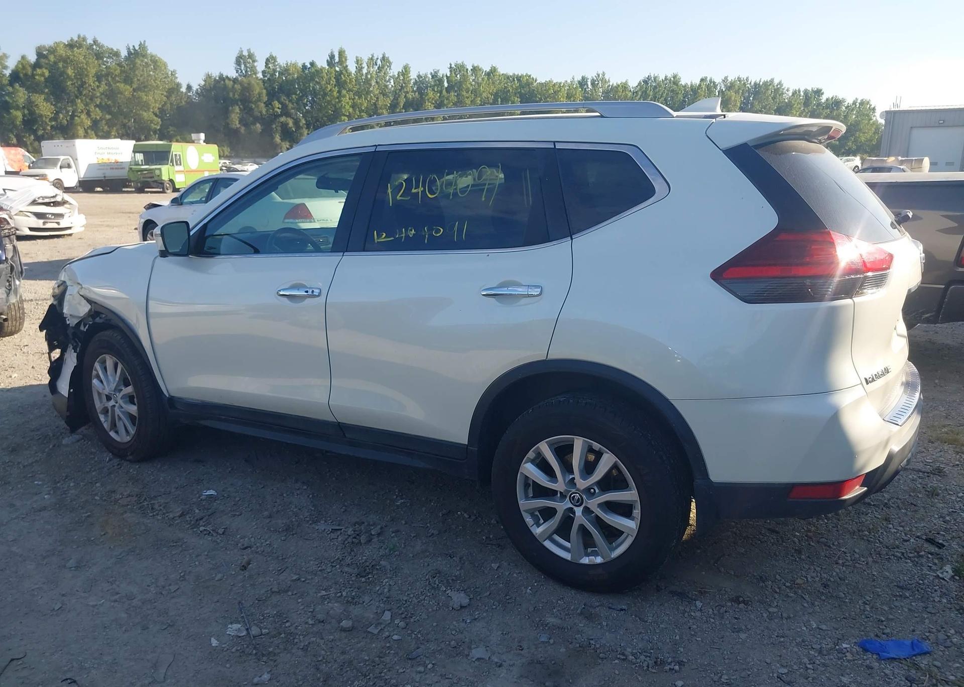 2017 NISSAN ROGUE S
