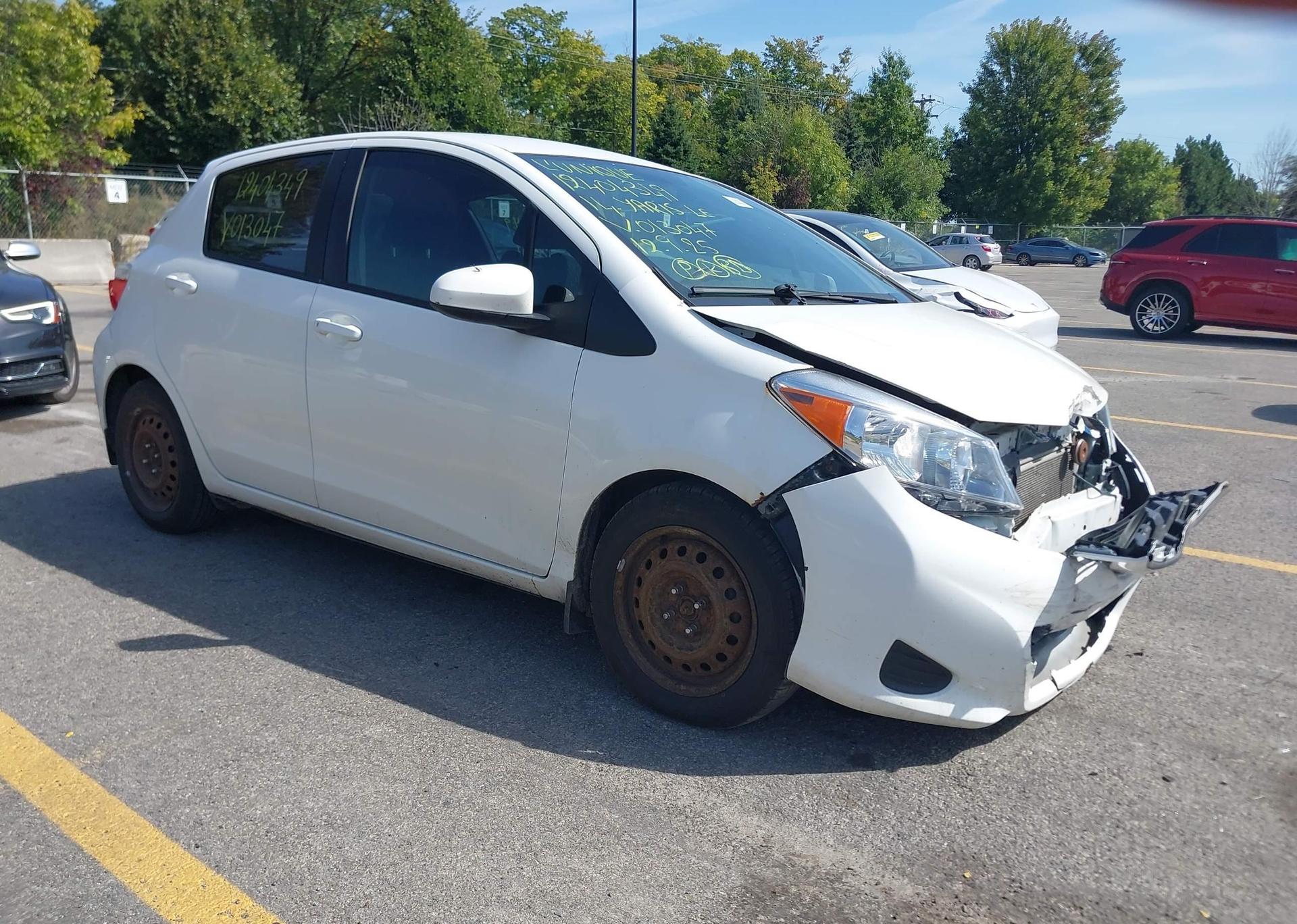 2014 TOYOTA YARIS LE