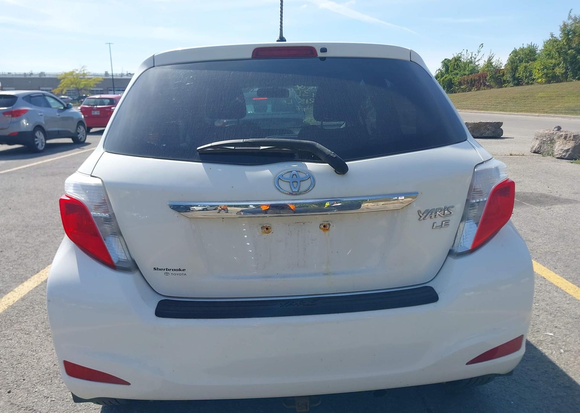 2014 TOYOTA YARIS LE