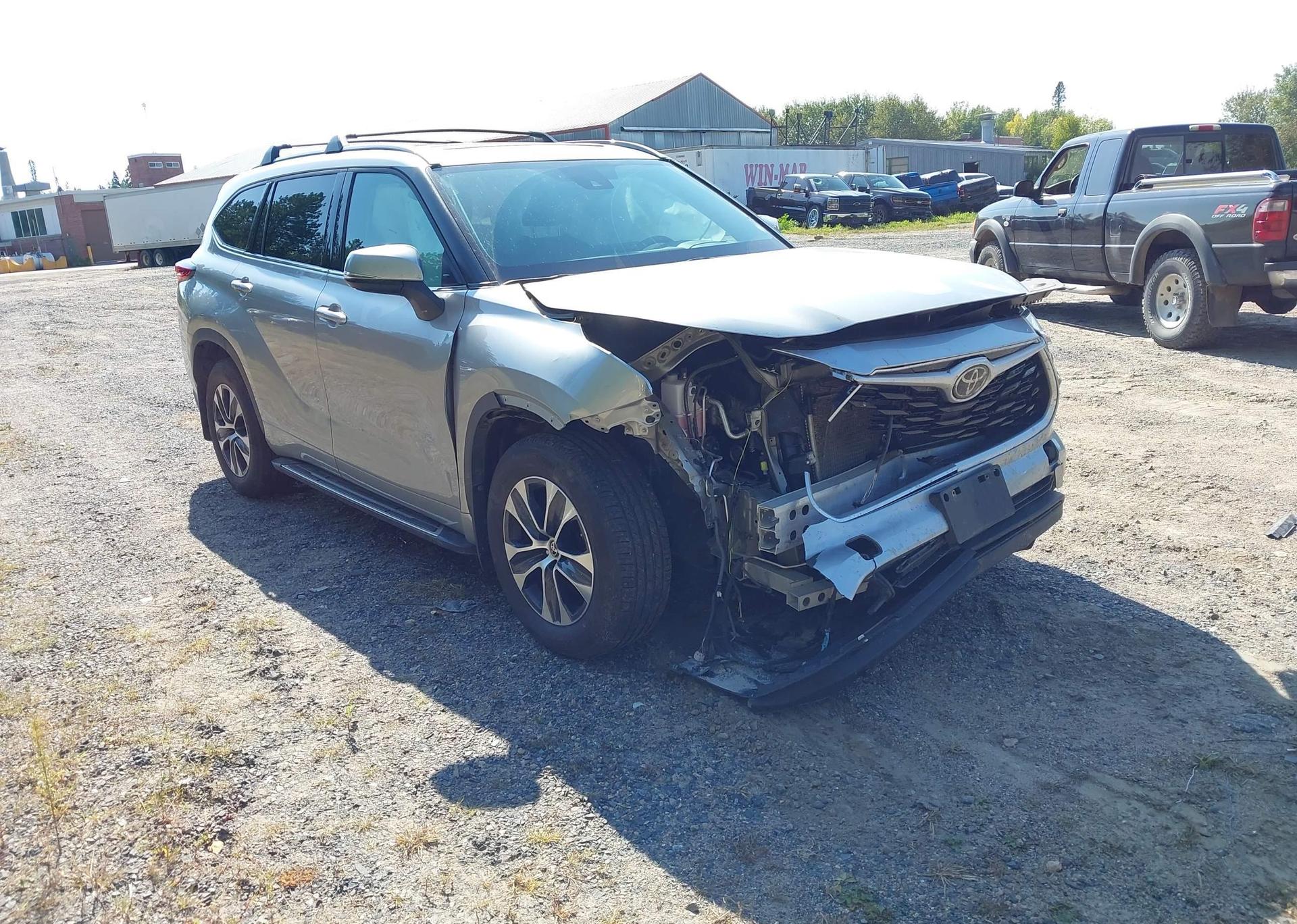 2022 TOYOTA highlander xle