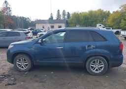 2014 KIA SORENTO LX