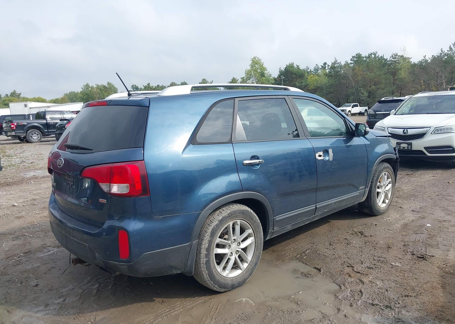 2014 KIA SORENTO LX
