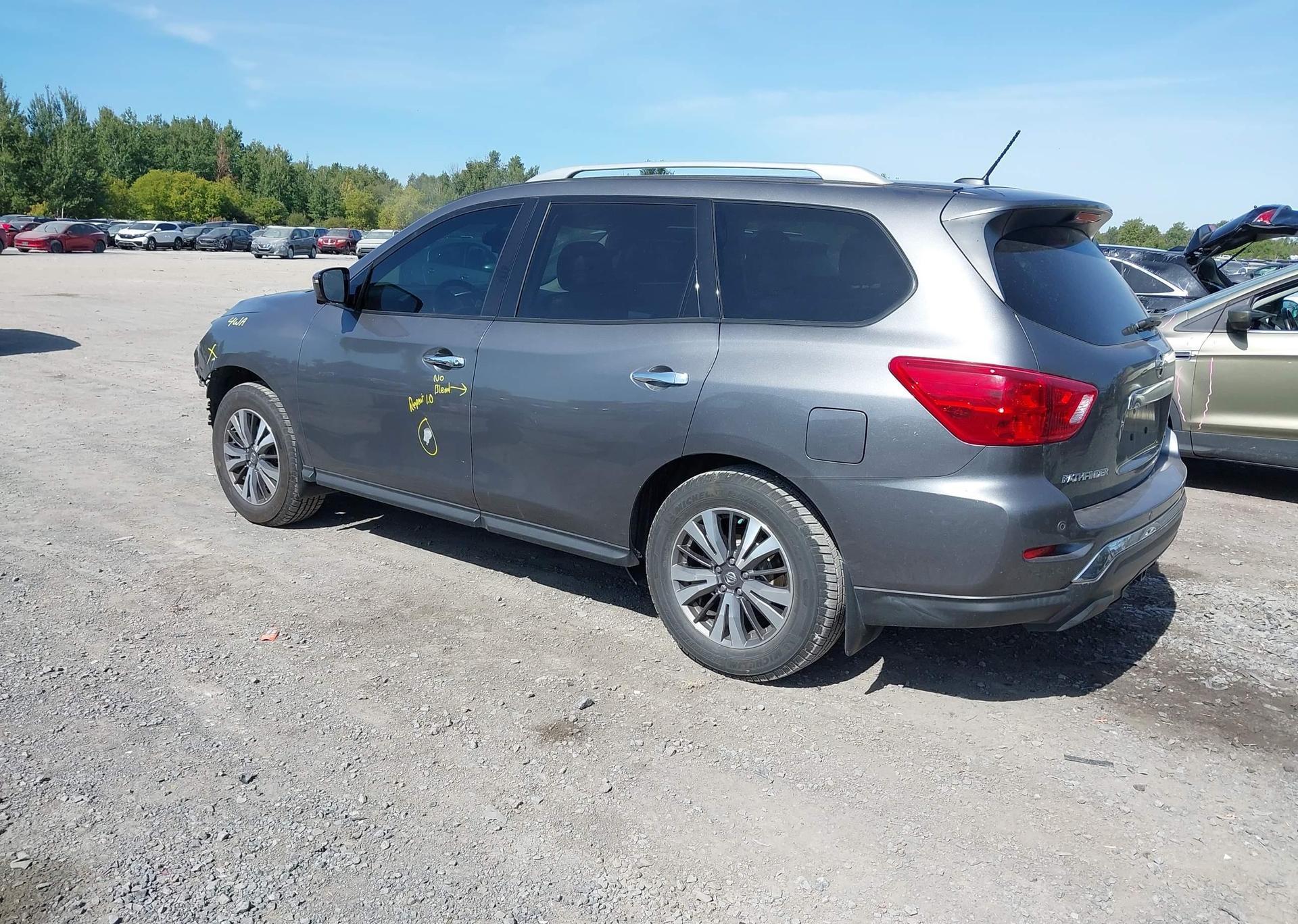 2017 NISSAN PATHFINDER