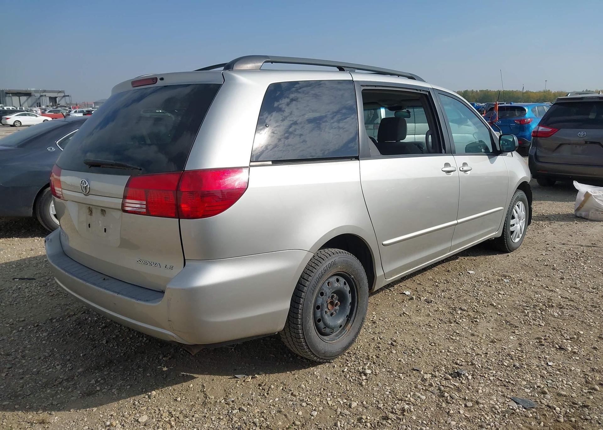 2005 TOYOTA SIENNA CE