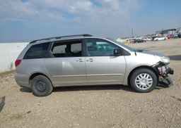 2005 TOYOTA SIENNA CE