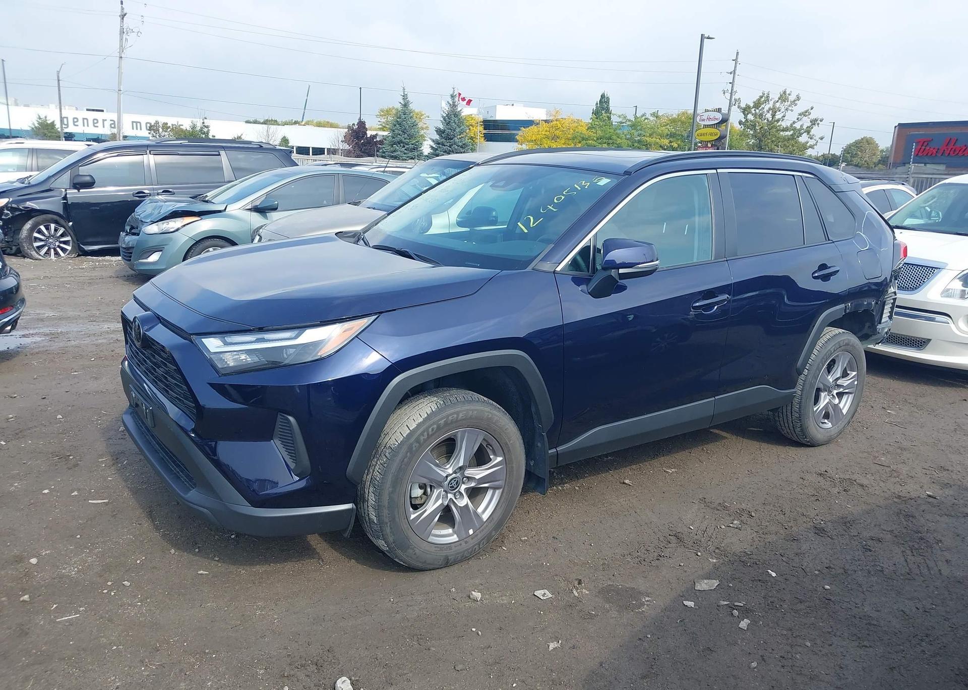 2022 TOYOTA RAV4 XLE