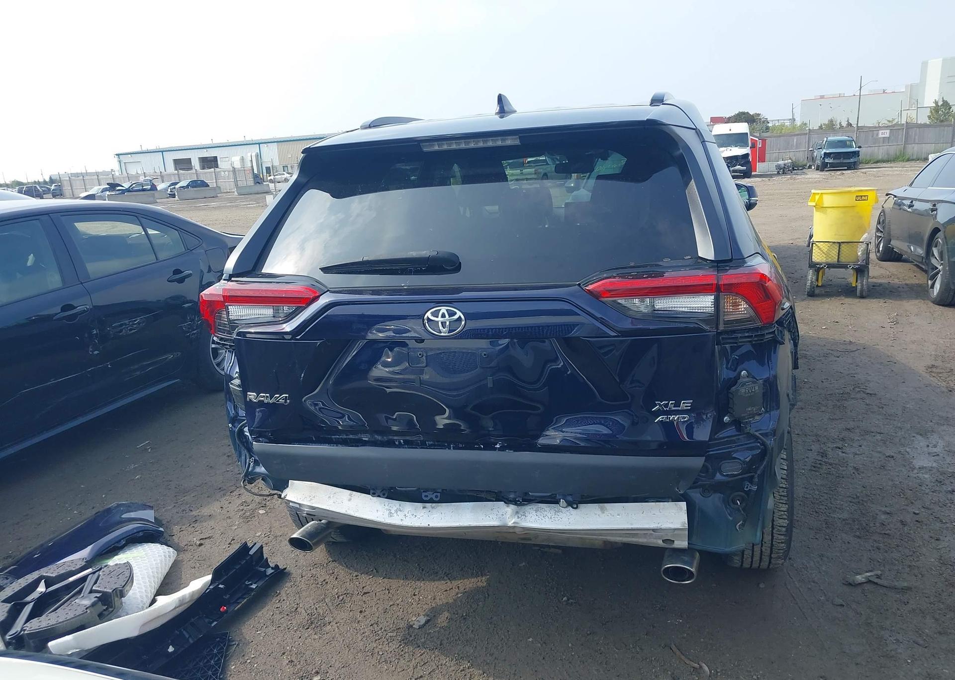 2022 TOYOTA RAV4 XLE