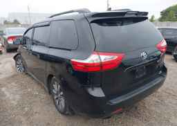 2018 TOYOTA SIENNA