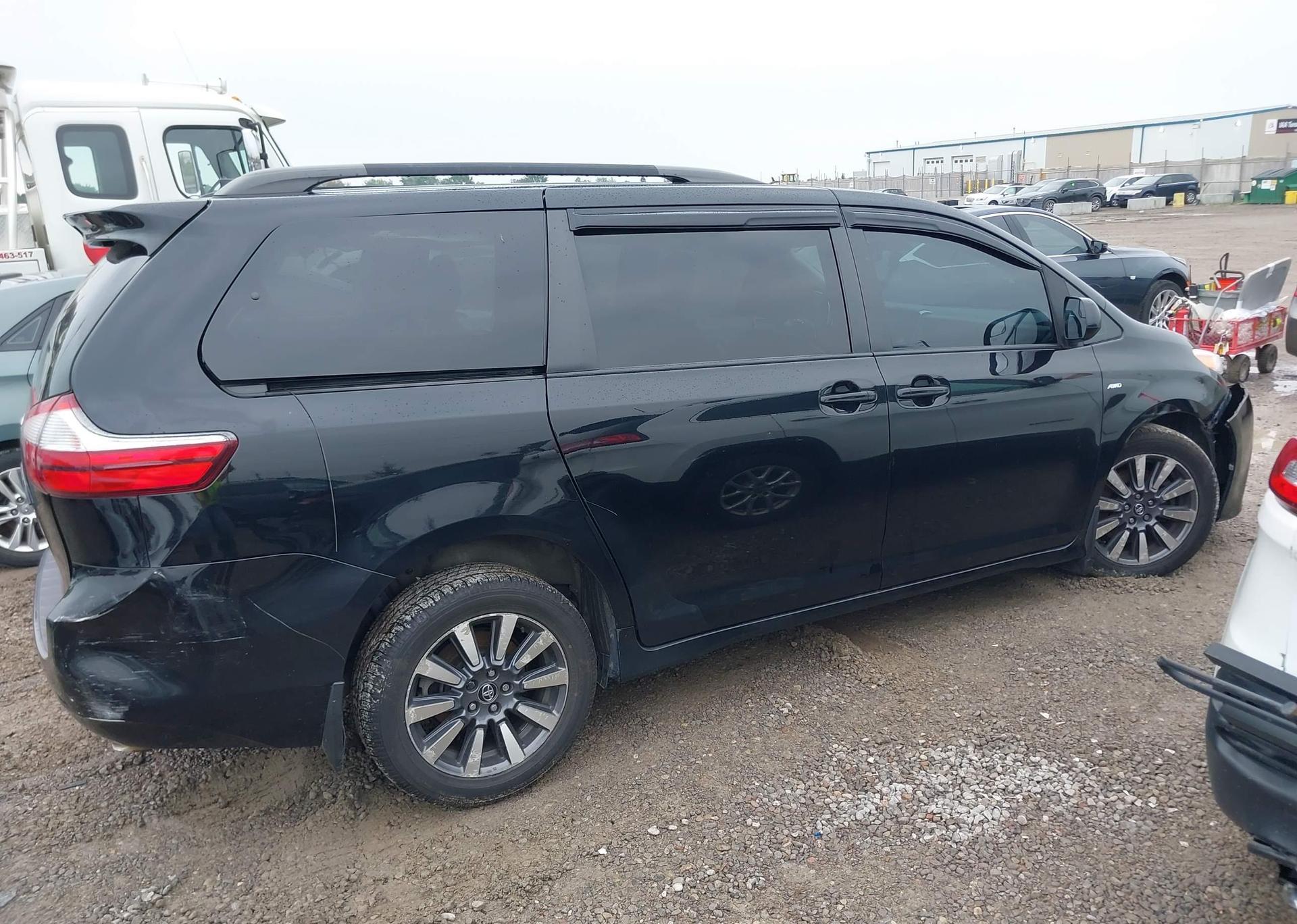 2018 TOYOTA SIENNA