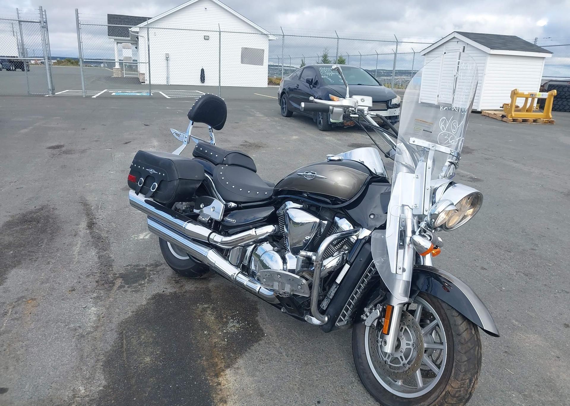 2011 SUZUKI VLR1800