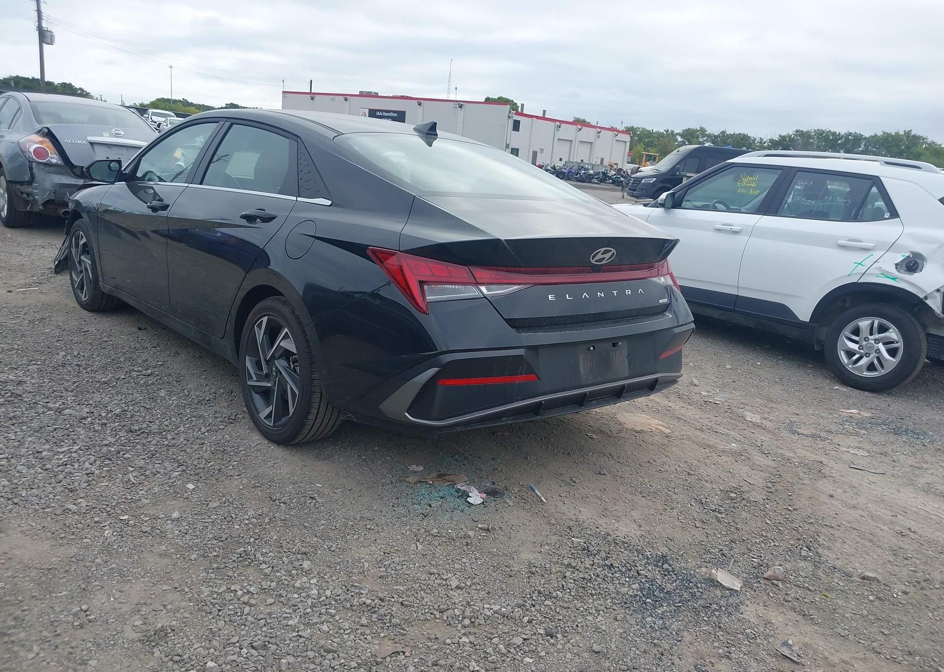 2025 HYUNDAI ELANTRA HYBRID LUXURY