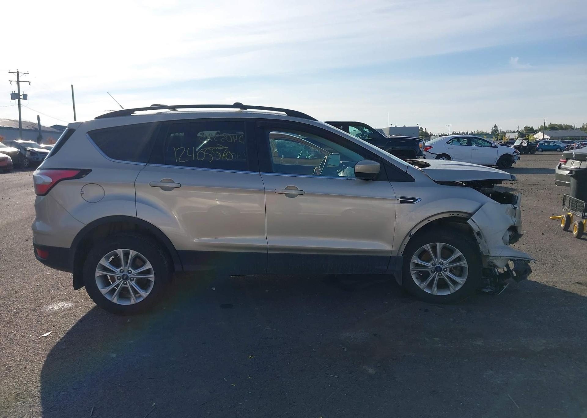 2018 FORD ESCAPE SE