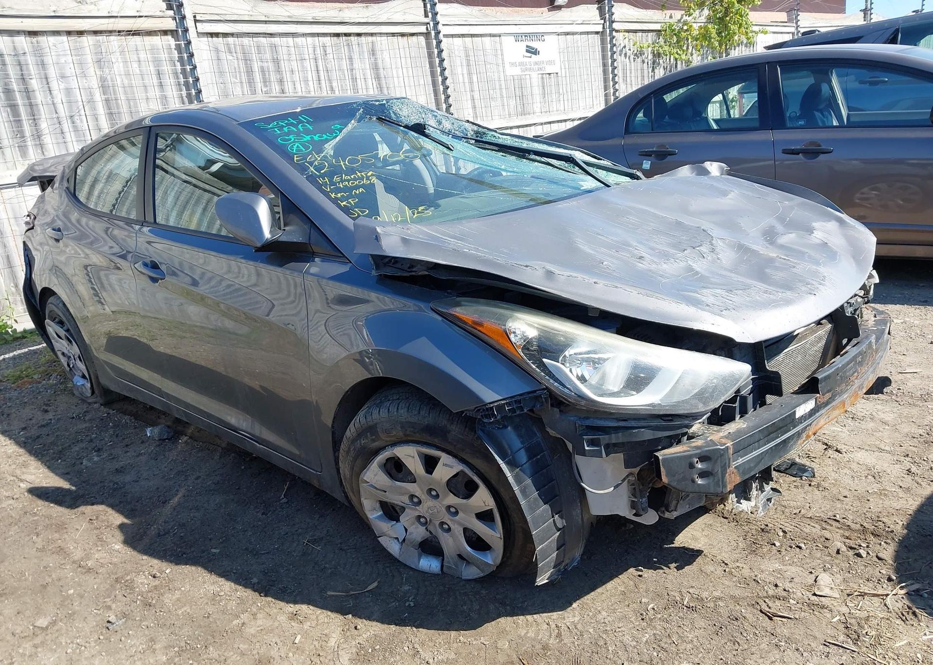 2014 HYUNDAI ELANTRA SE