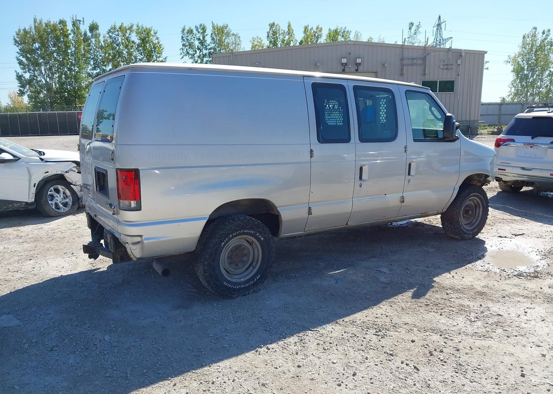 2014 FORD E-350 SUPER DUTY COMMERCIAL