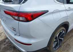 2022 MITSUBISHI OUTLANDER LE