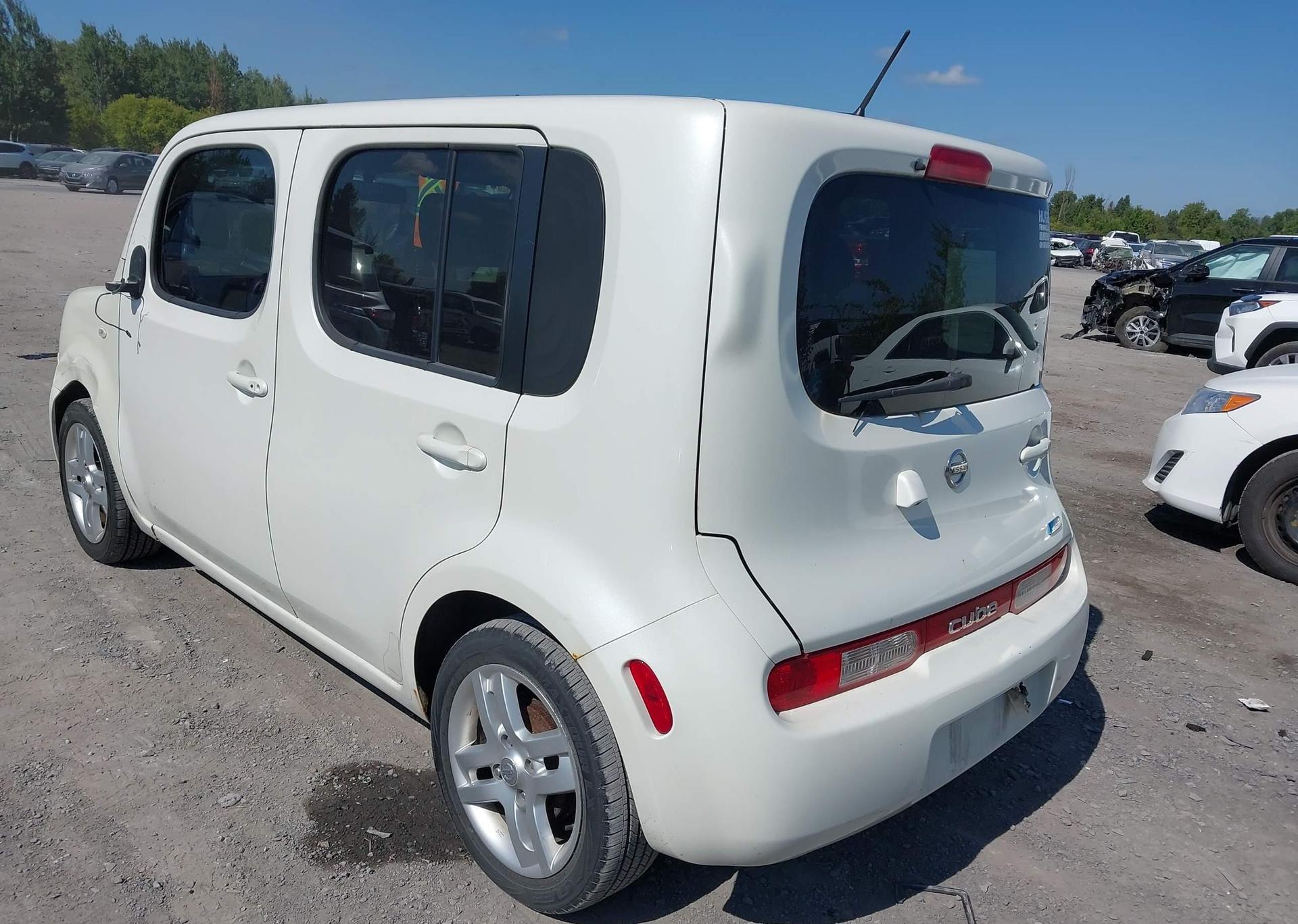 2012 NISSAN CUBE