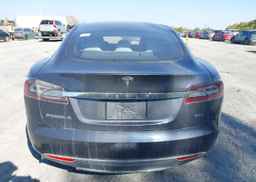2015 TESLA Model S 85D