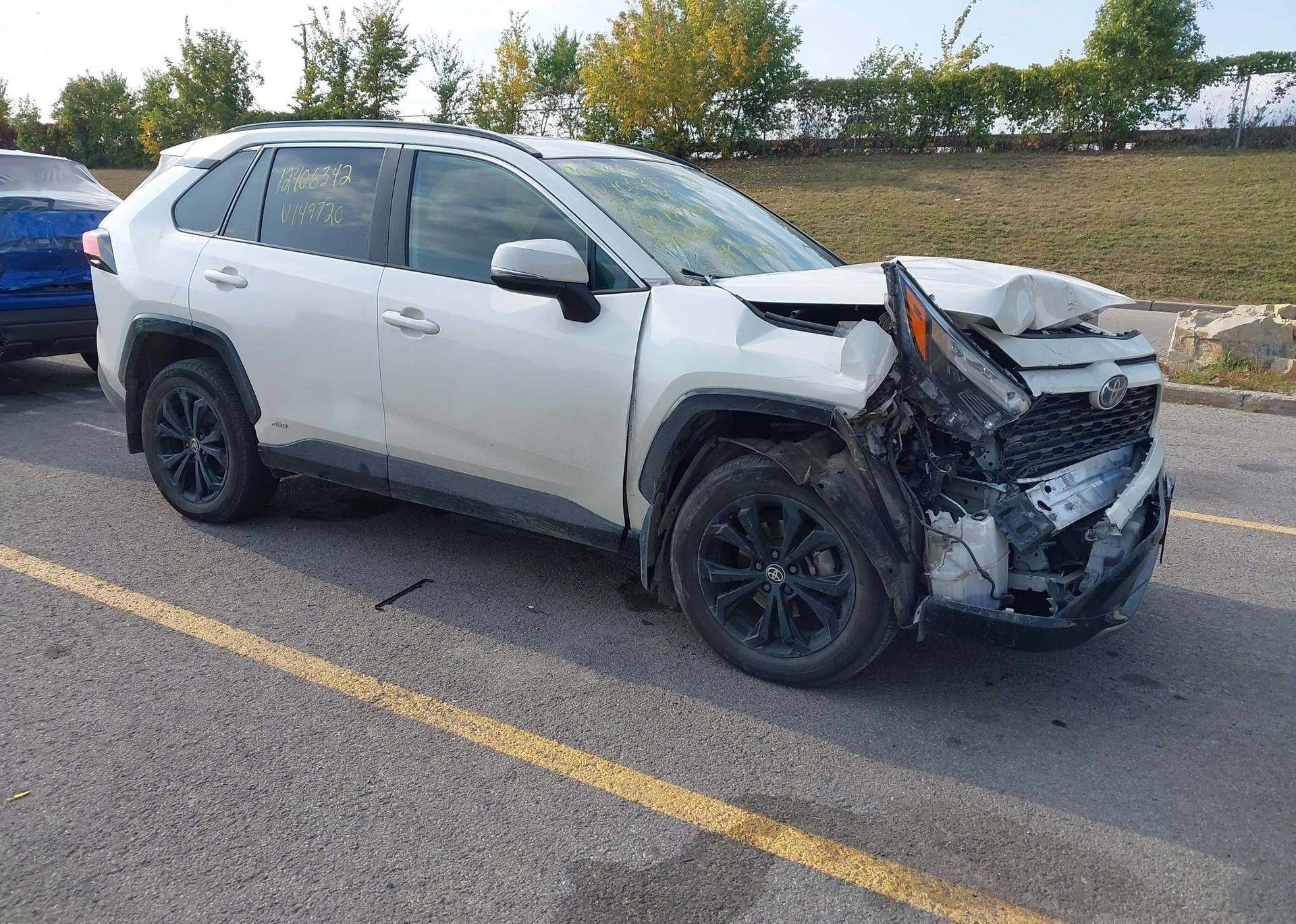 2022 TOYOTA RAV4 HYBRID SE
