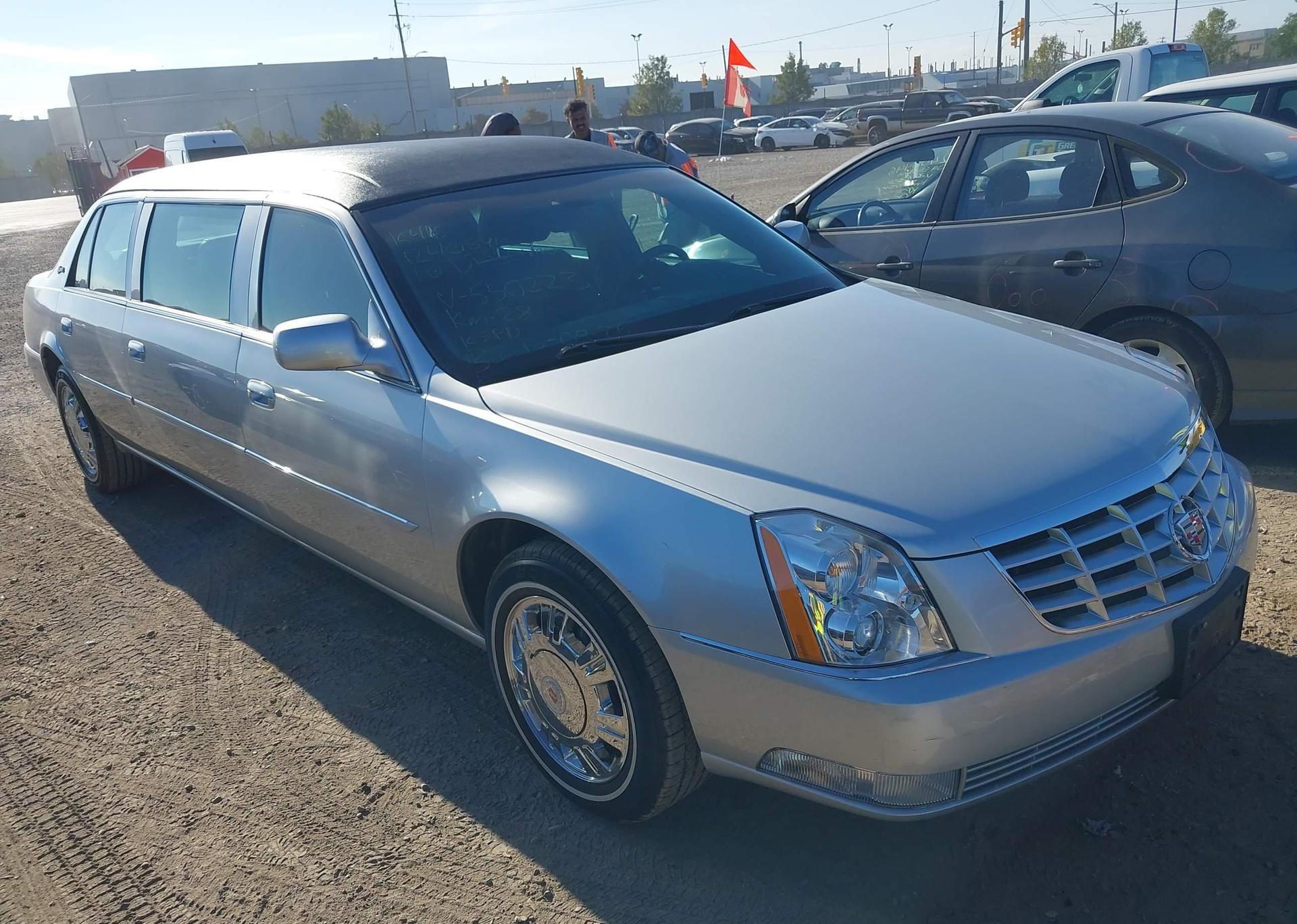 2010 CADILLAC DTS LIMOUSINE