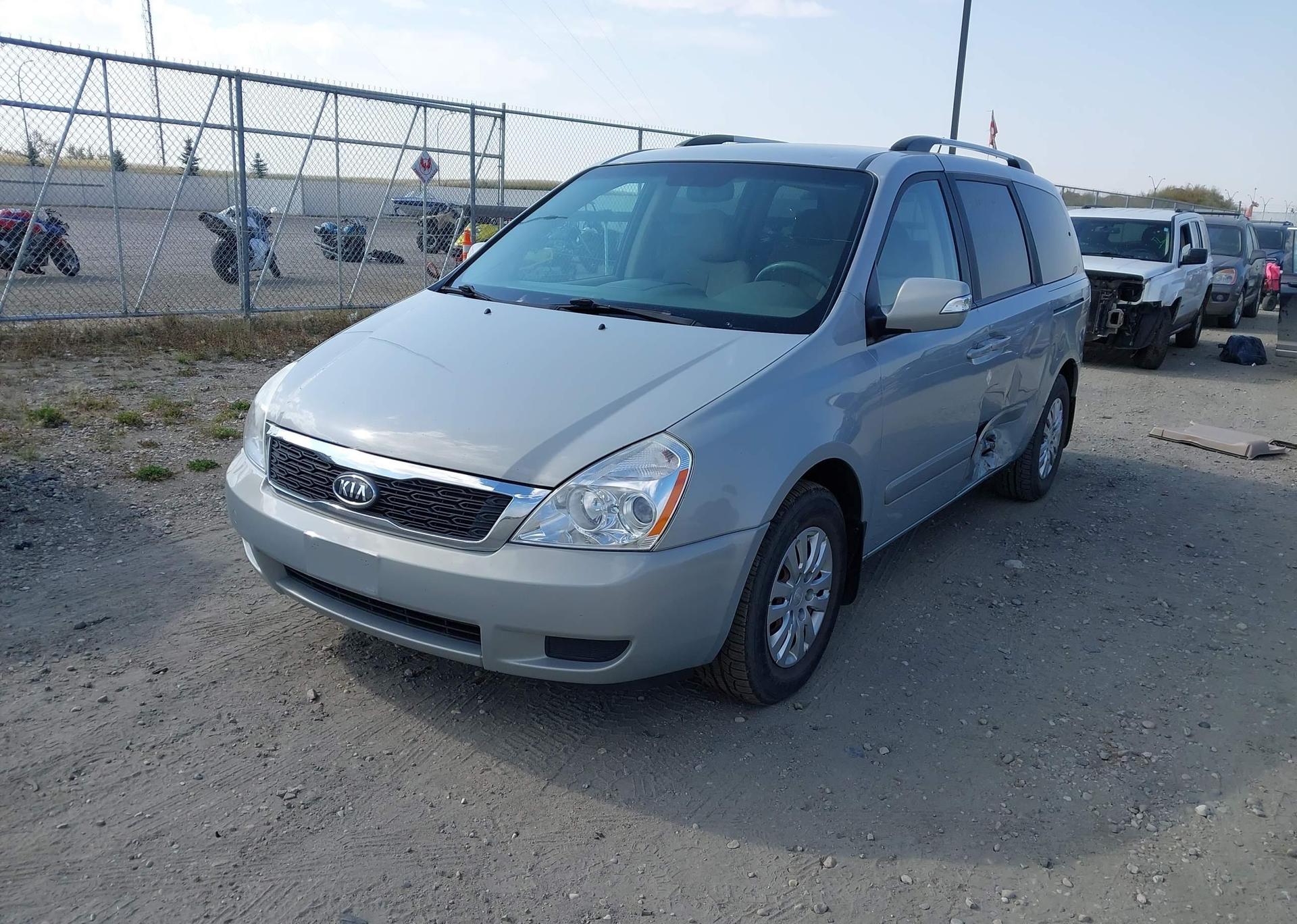 2012 KIA SEDONA LX
