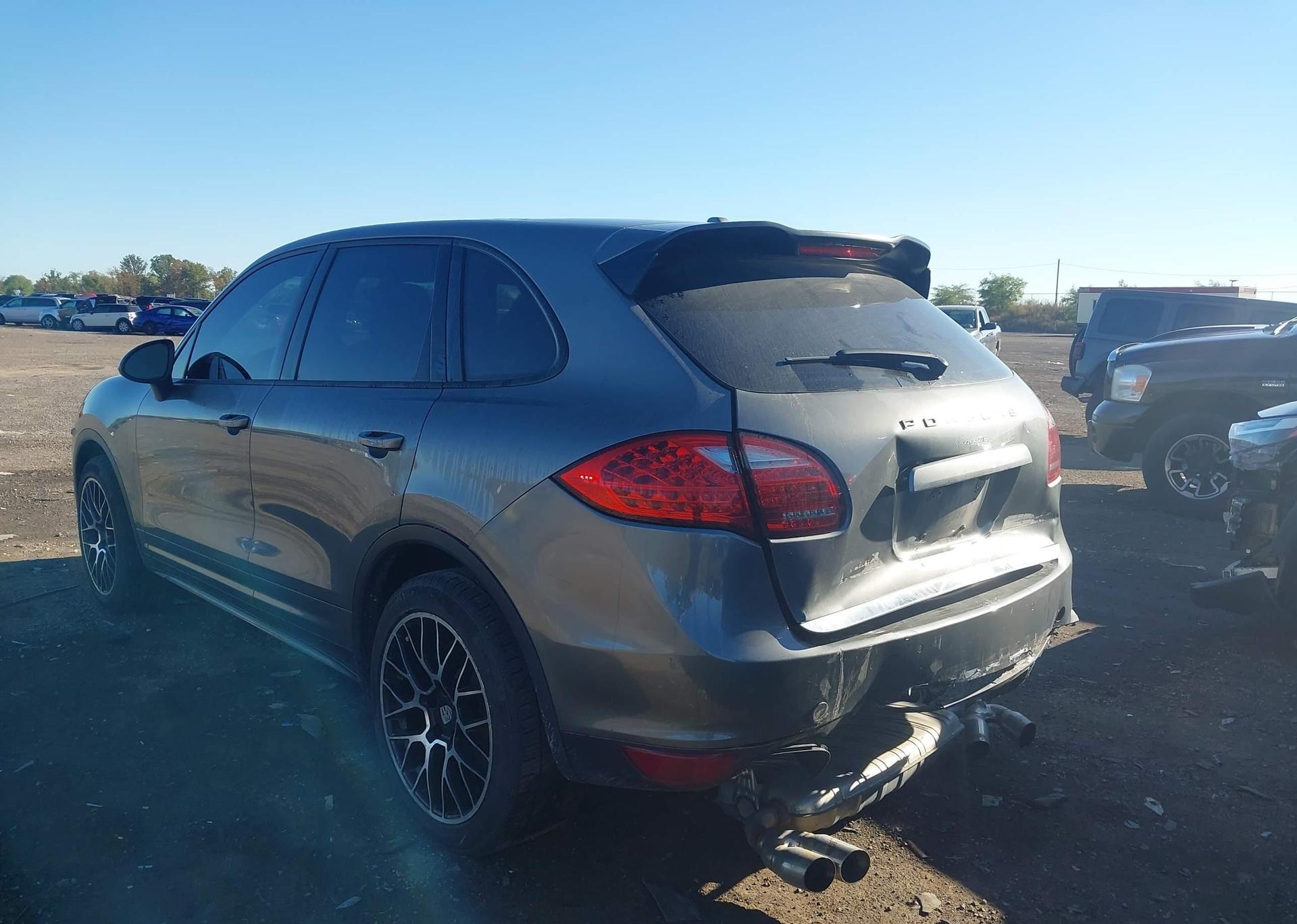 2014 PORSCHE CAYENNE