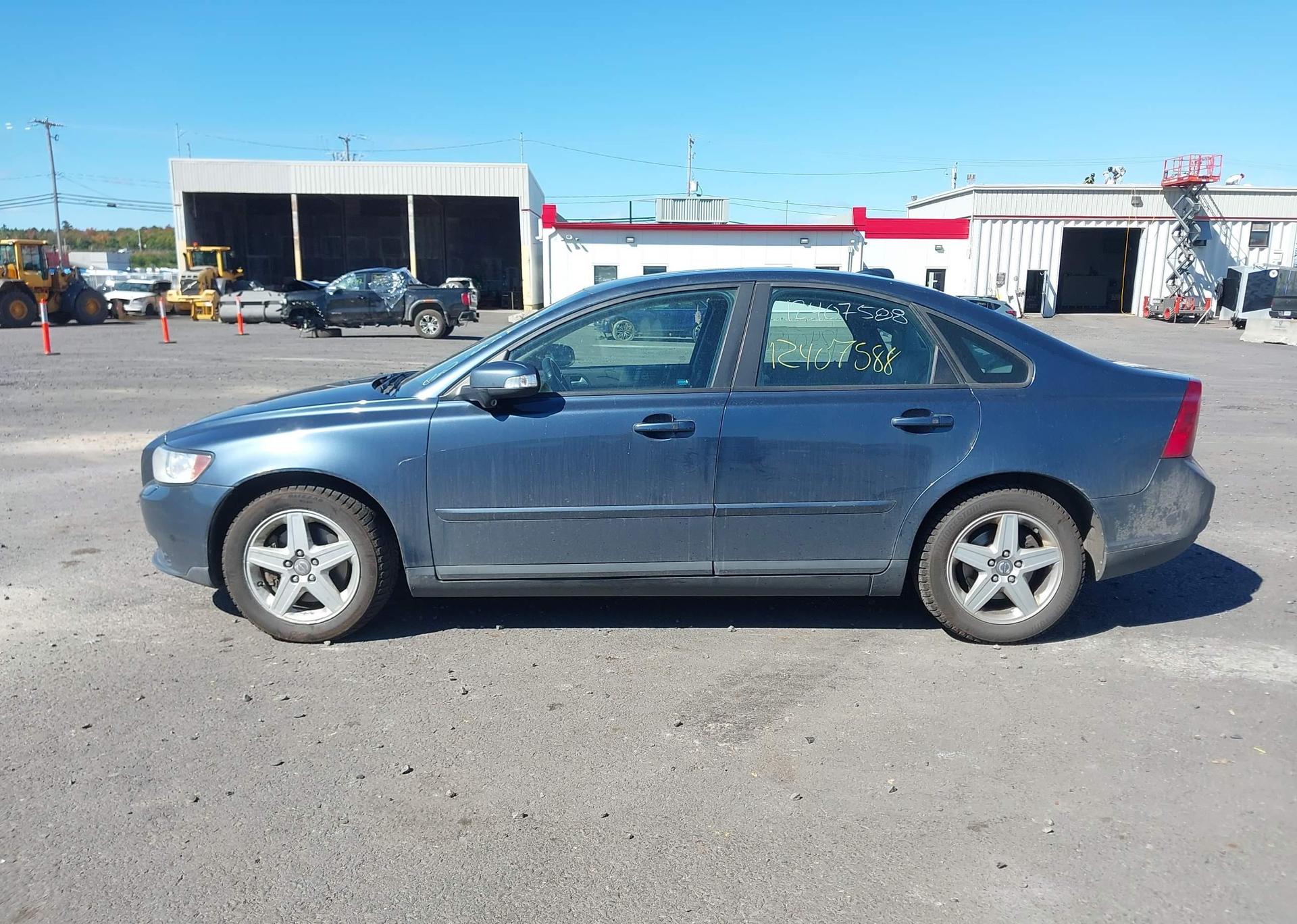 2010 VOLVO S40