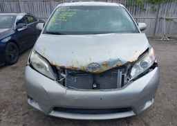 2013 TOYOTA SIENNA LE V6