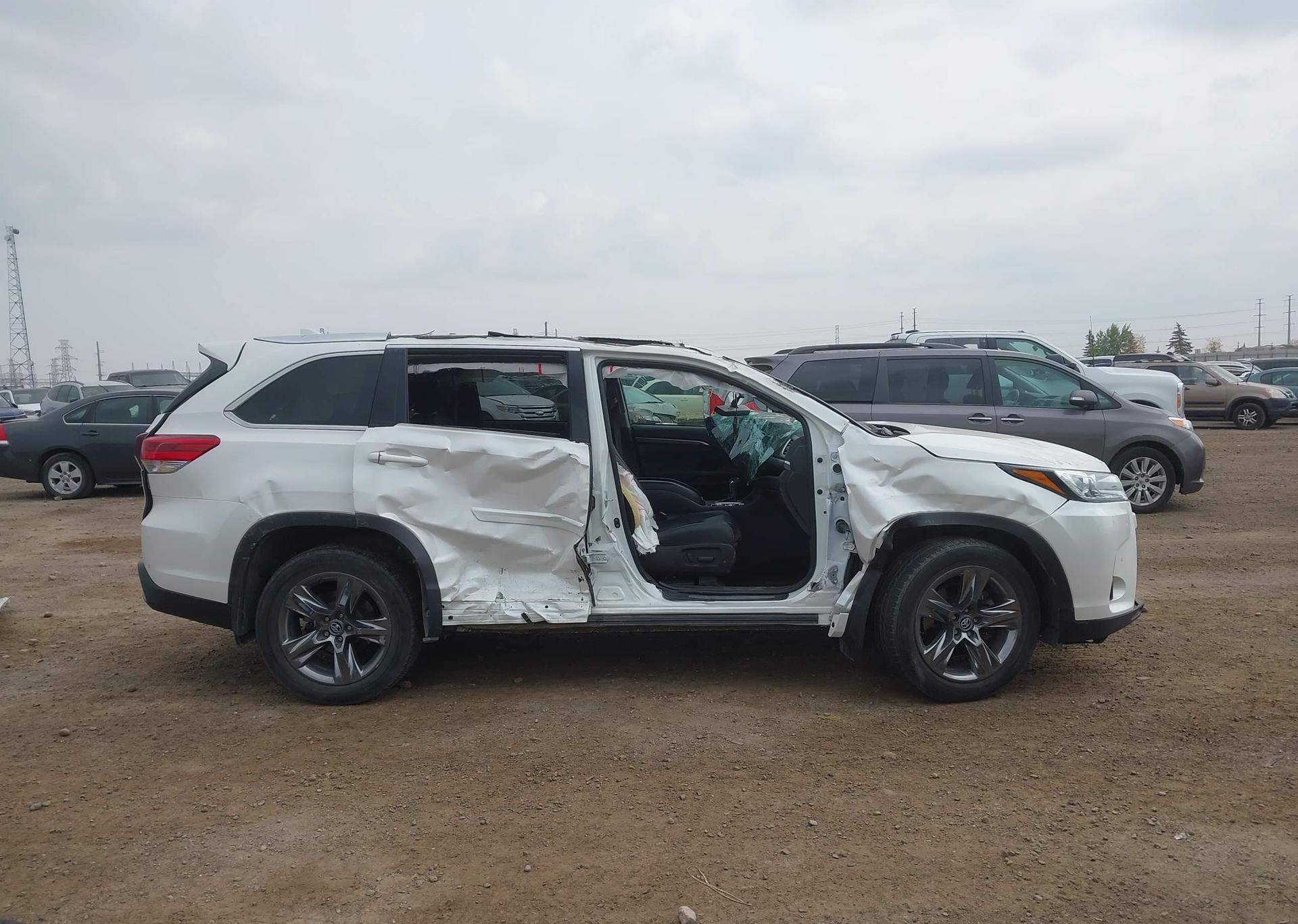 2019 TOYOTA HIGHLANDER LIMITED