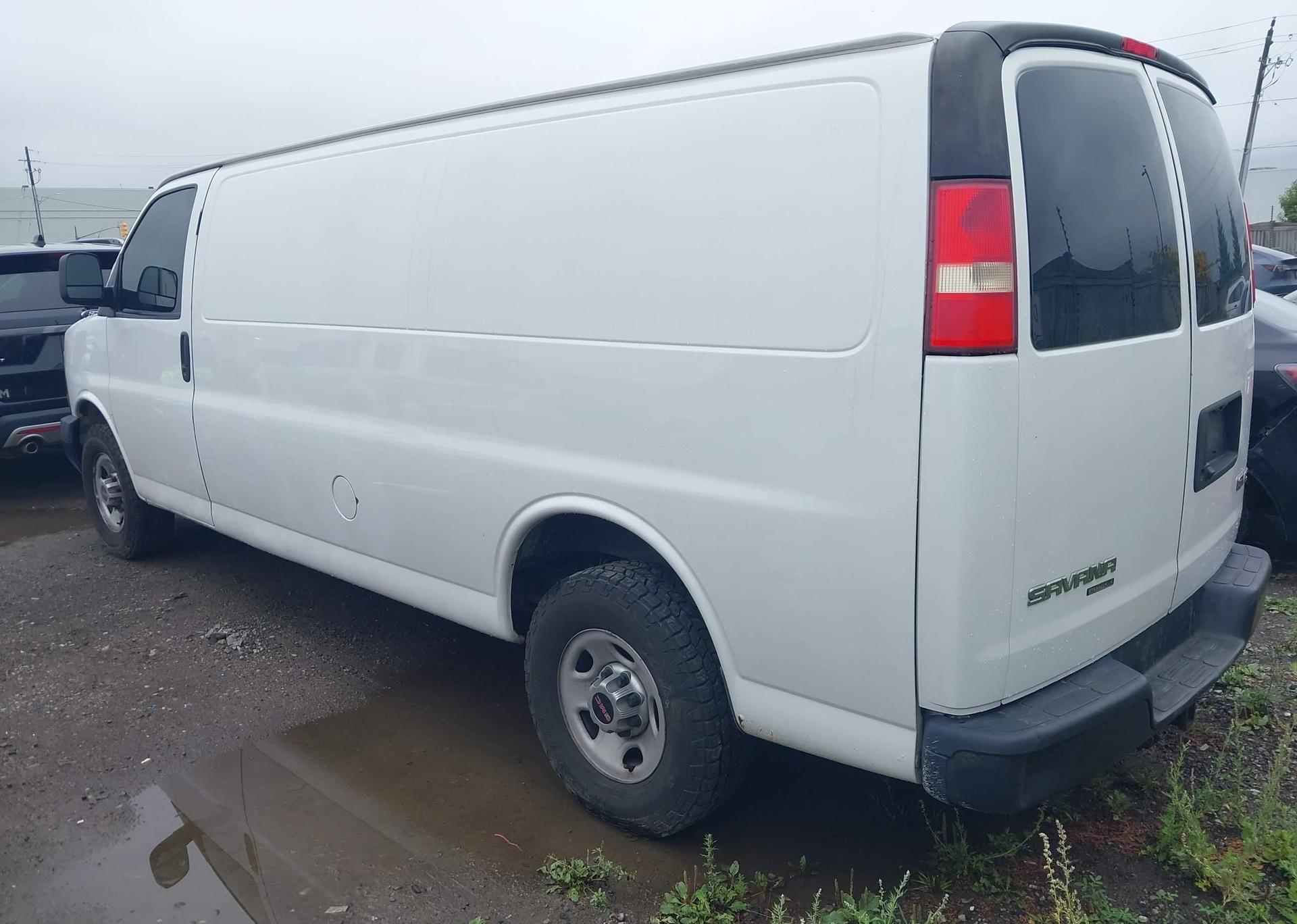2014 GMC SAVANA 3500 1WT