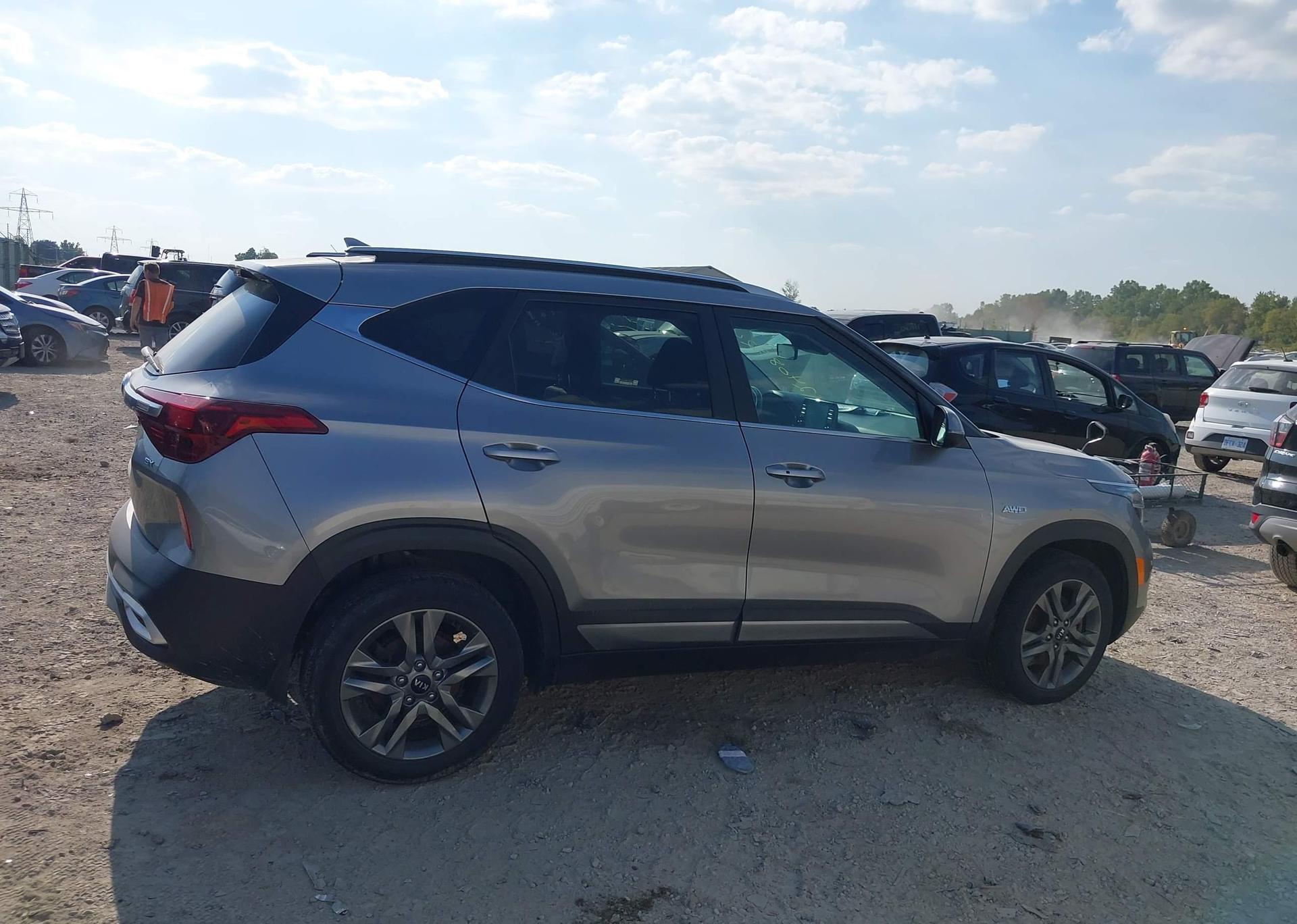 2021 KIA SELTOS EX