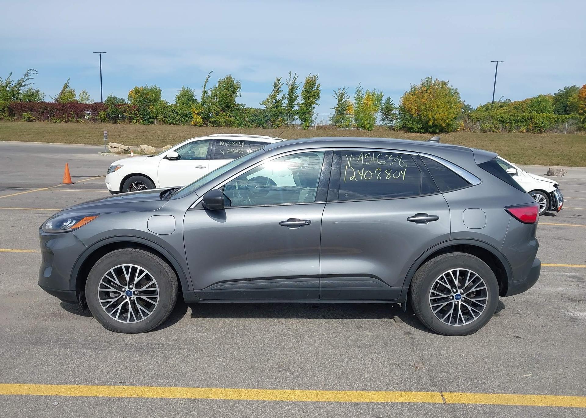 2022 FORD ESCAPE SE