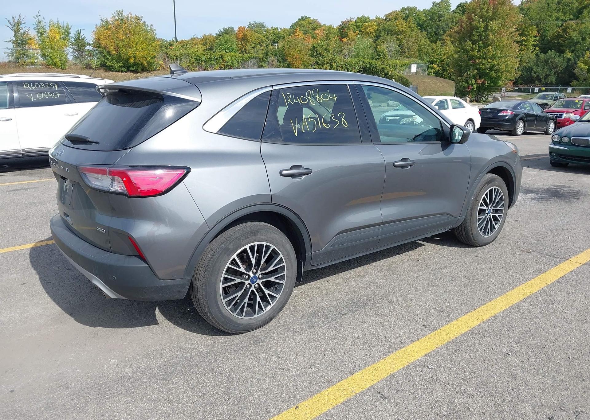 2022 FORD ESCAPE SE