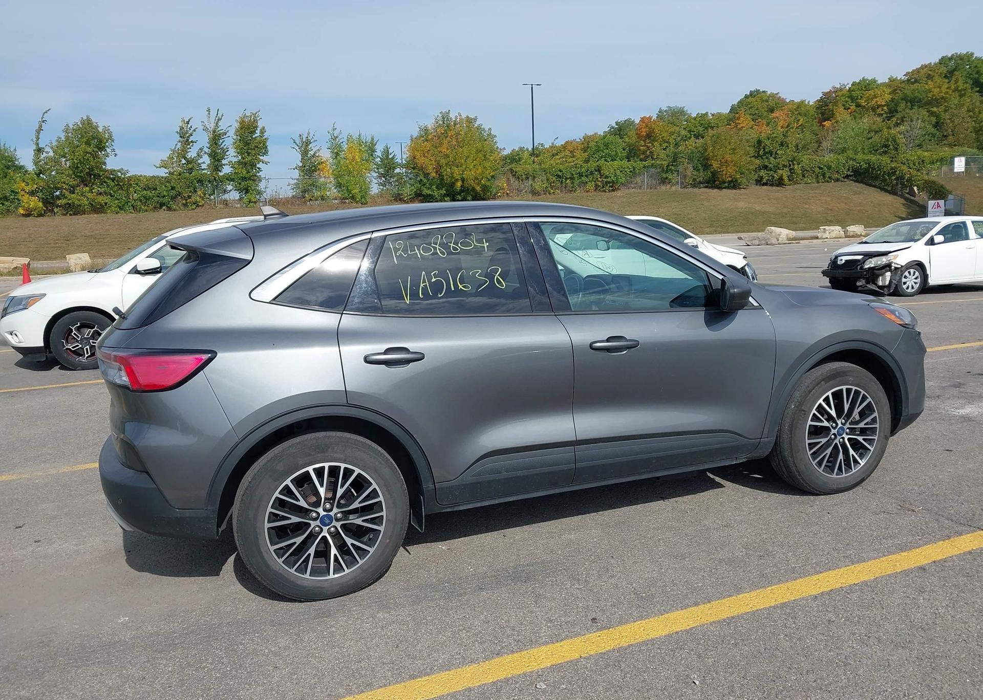 2022 FORD ESCAPE SE