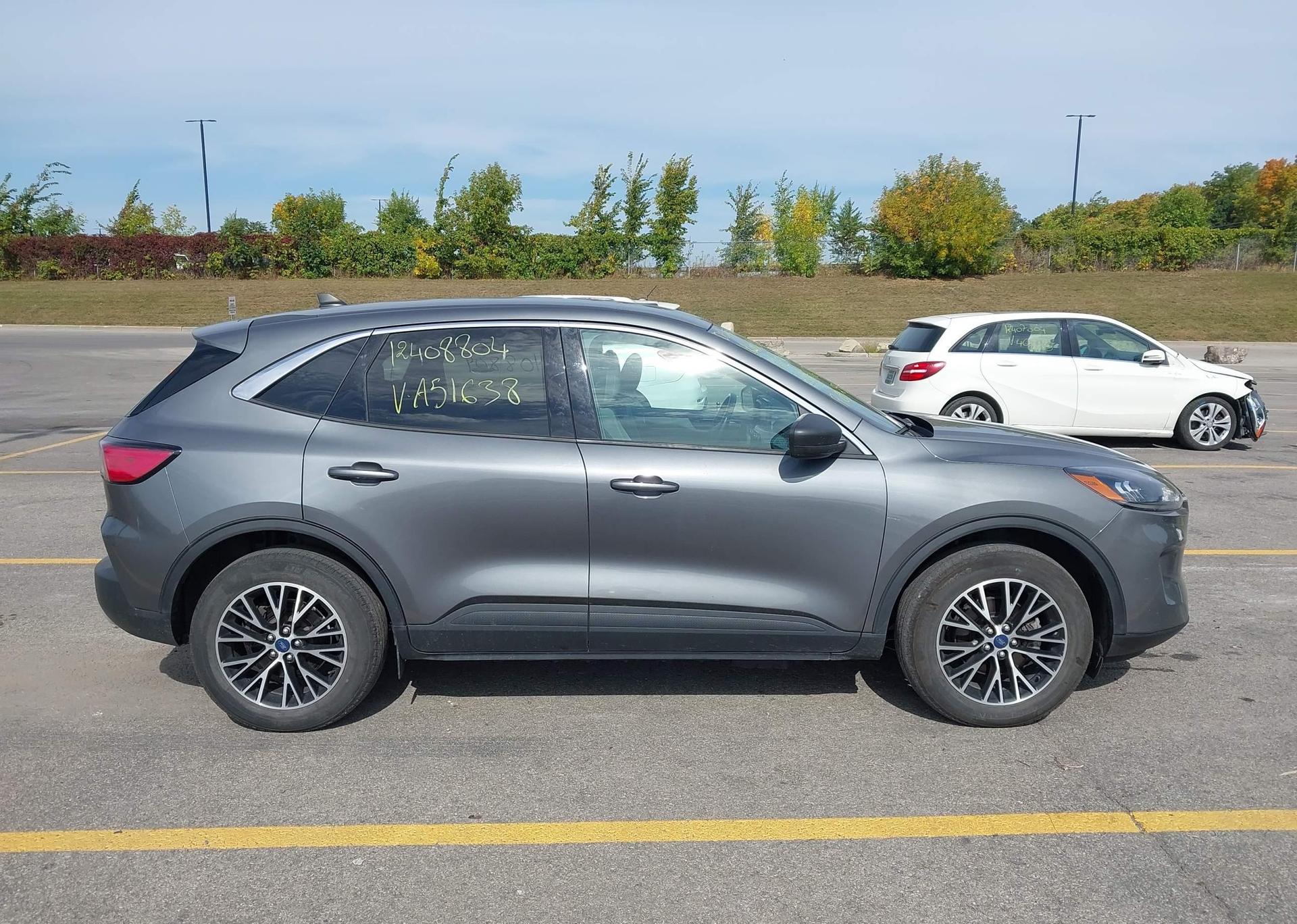 2022 FORD ESCAPE SE