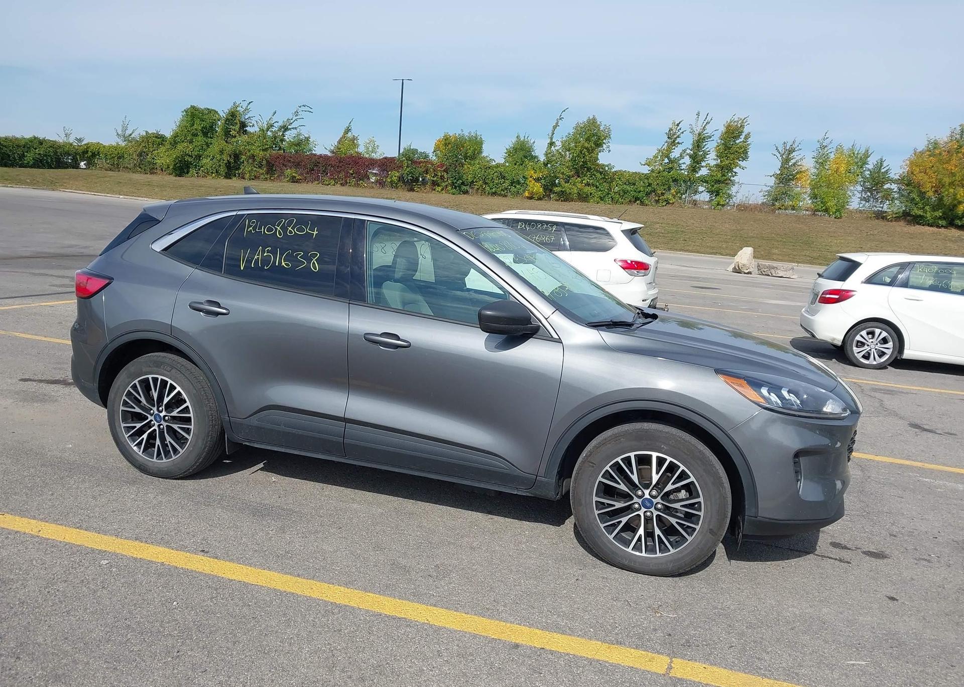 2022 FORD ESCAPE SE