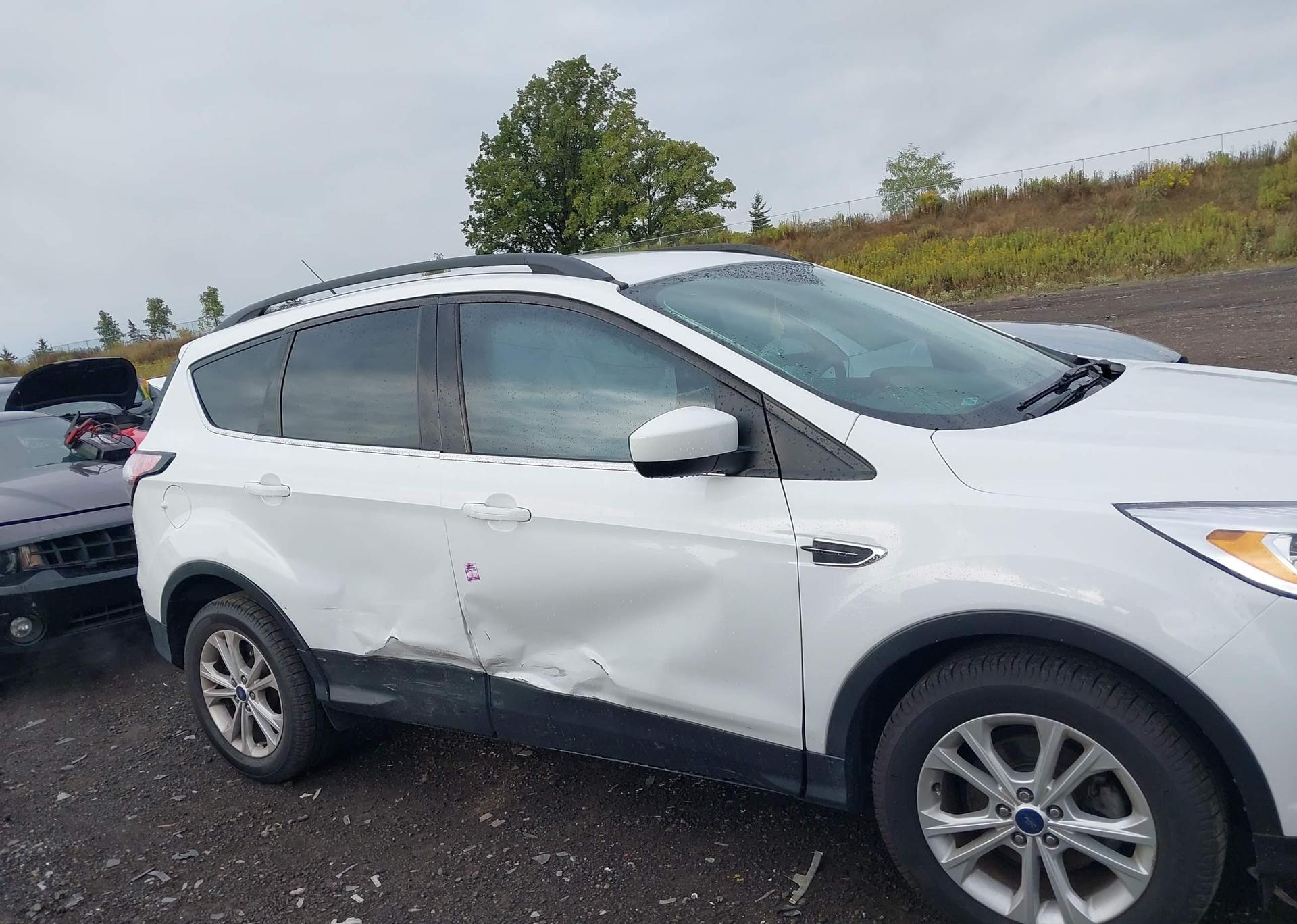 2018 FORD ESCAPE SE