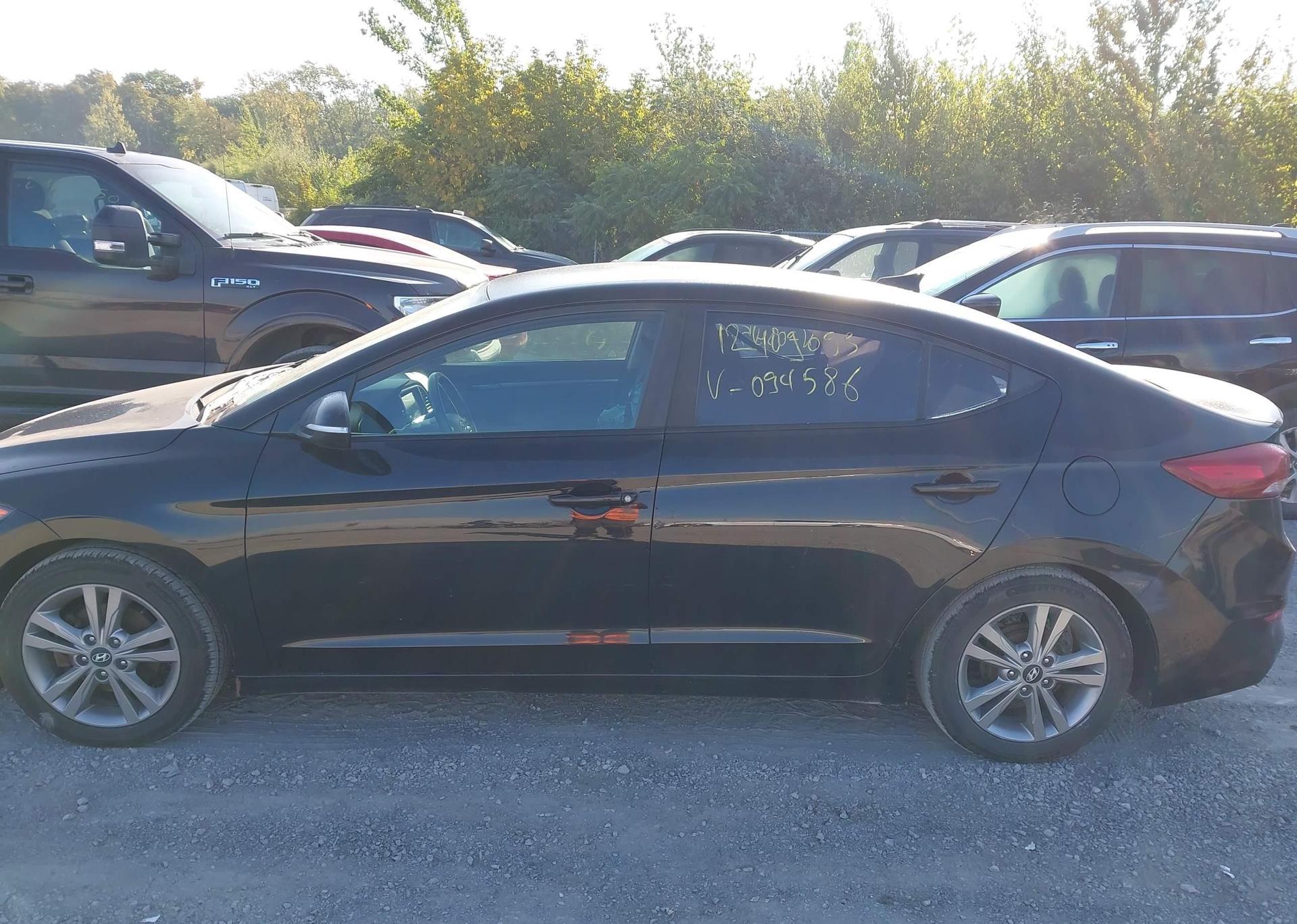 2017 HYUNDAI ELANTRA SE