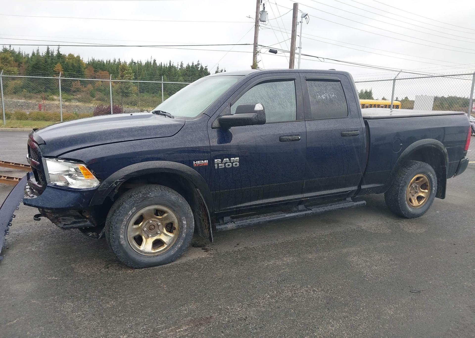 2017 RAM 1500 SLT