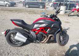 2011 DUCATI DIAVEL