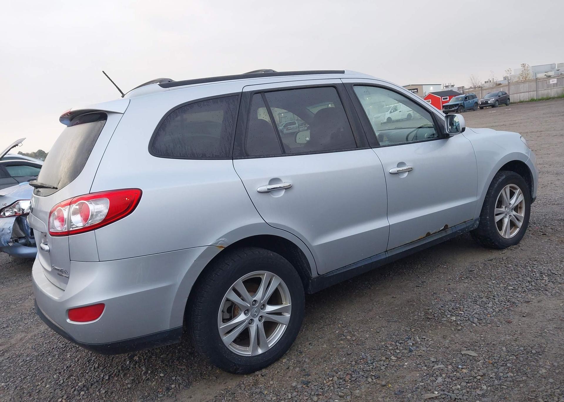 2010 HYUNDAI SANTA FE SE