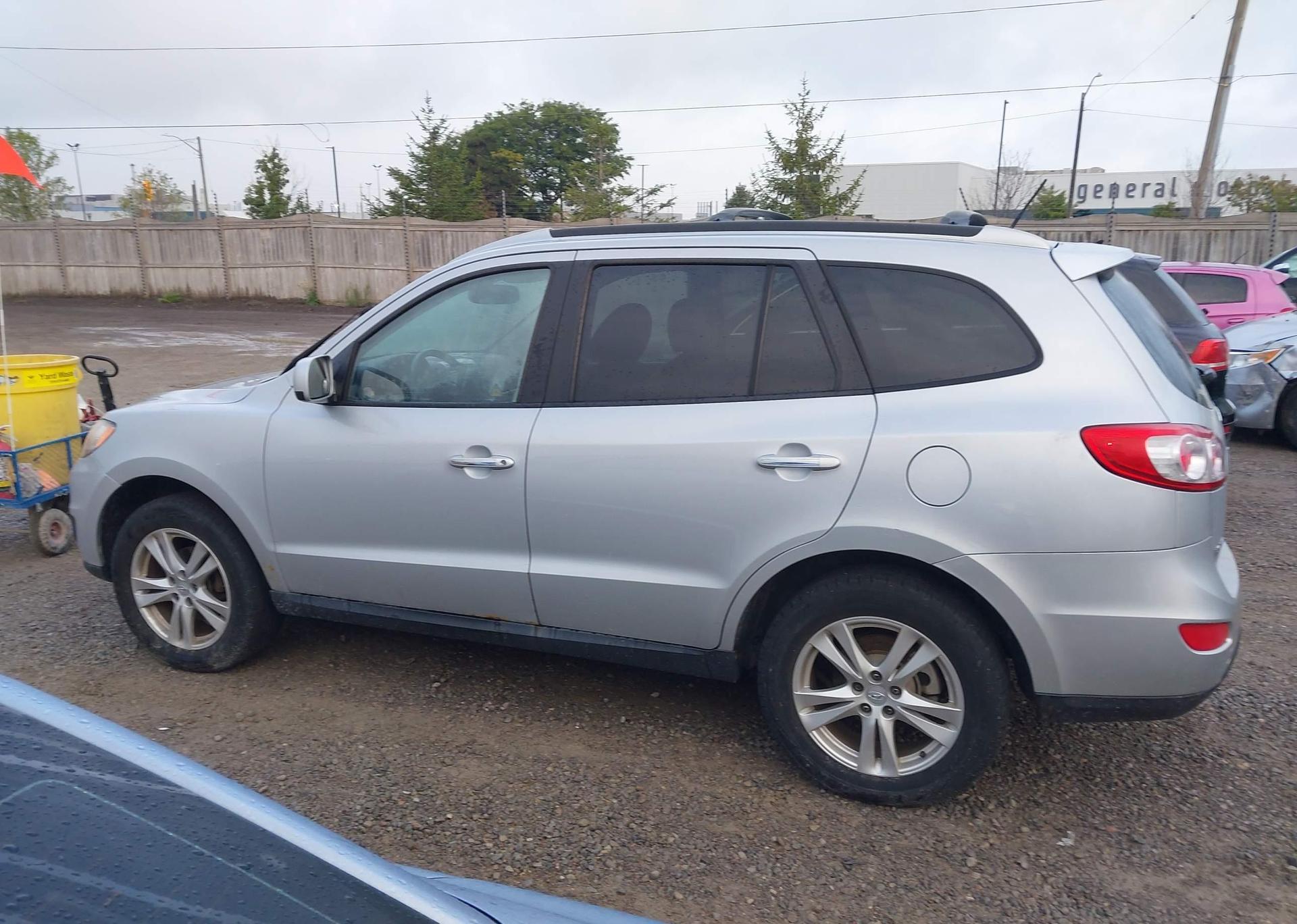 2010 HYUNDAI SANTA FE SE