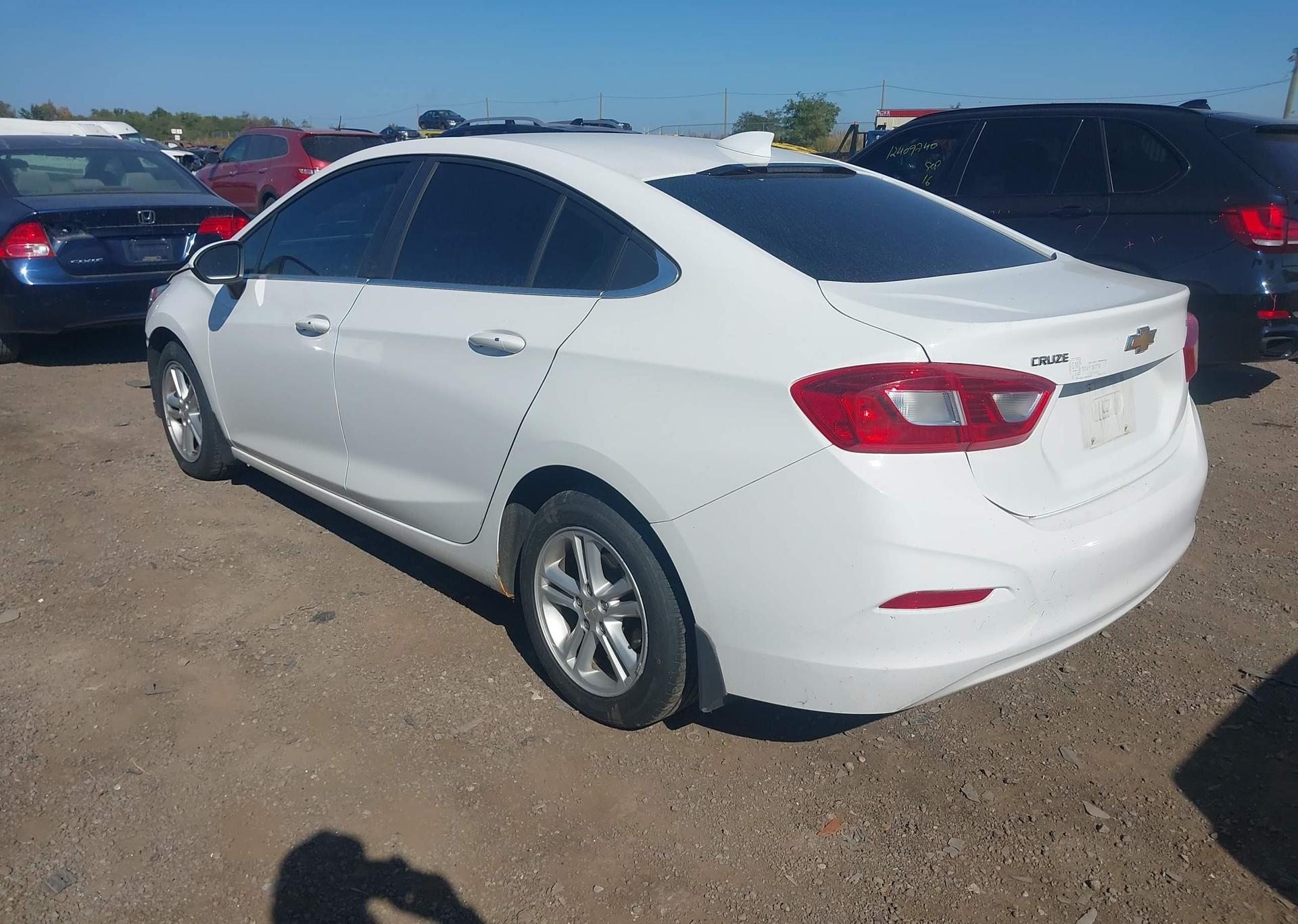 2017 CHEVROLET CRUZE LT