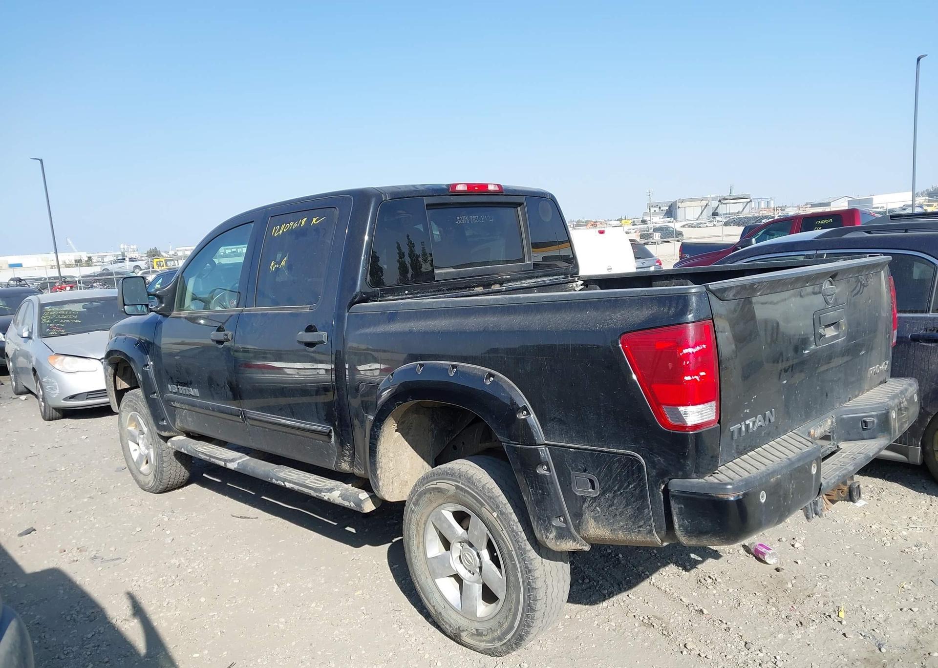 2015 NISSAN TITAN