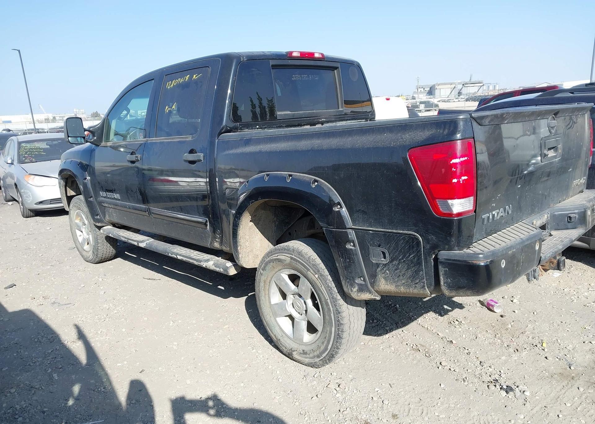 2015 NISSAN TITAN