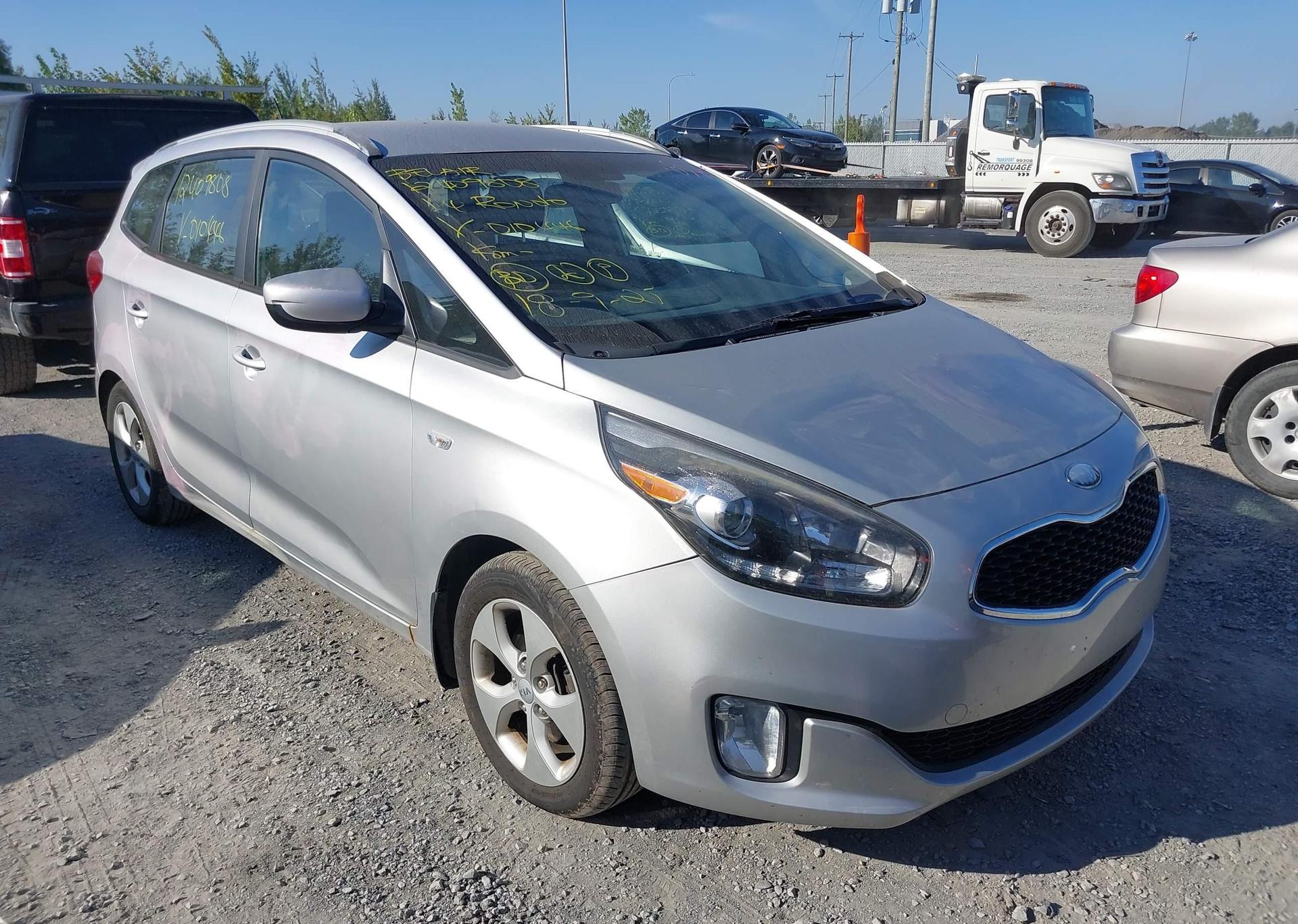 2014 KIA RONDO
