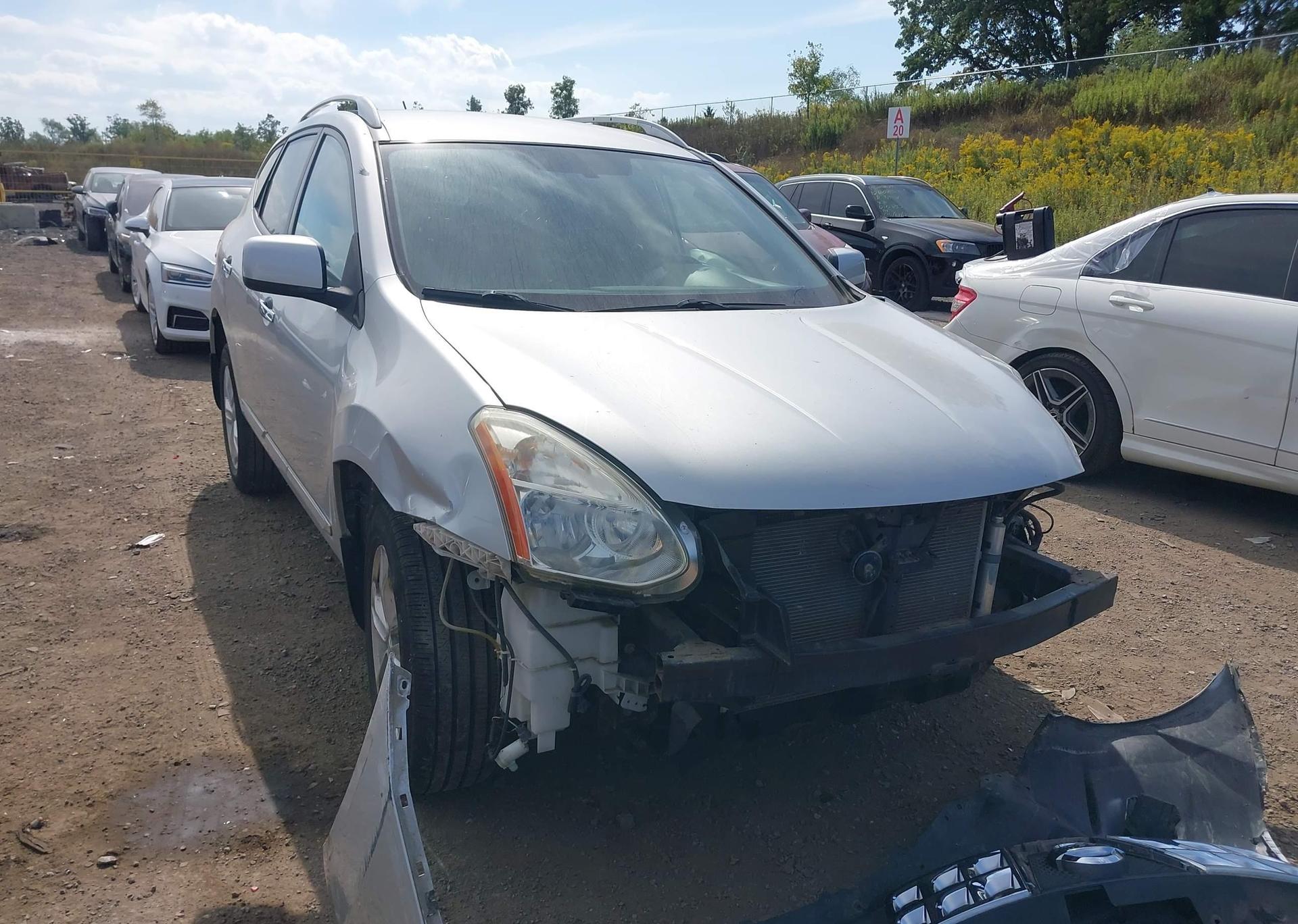 2013 NISSAN ROGUE S