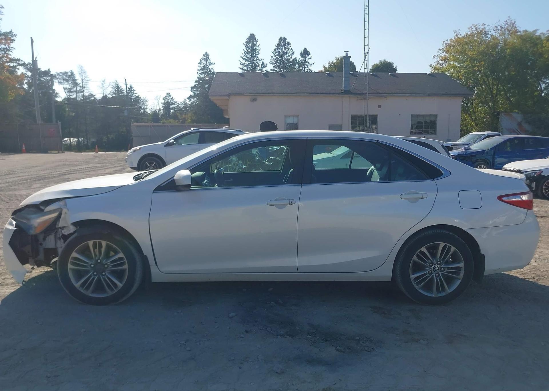 2016 TOYOTA CAMRY SE