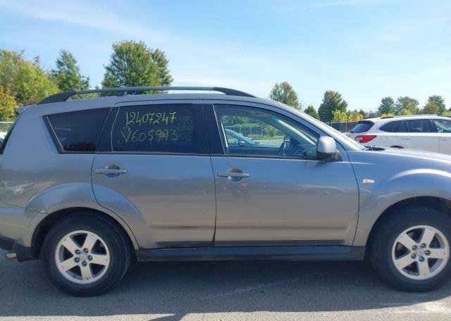 2013 MITSUBISHI OUTLANDER ES